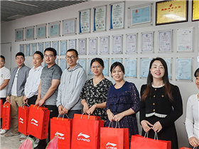 Giving gifts during the Chinese New Year